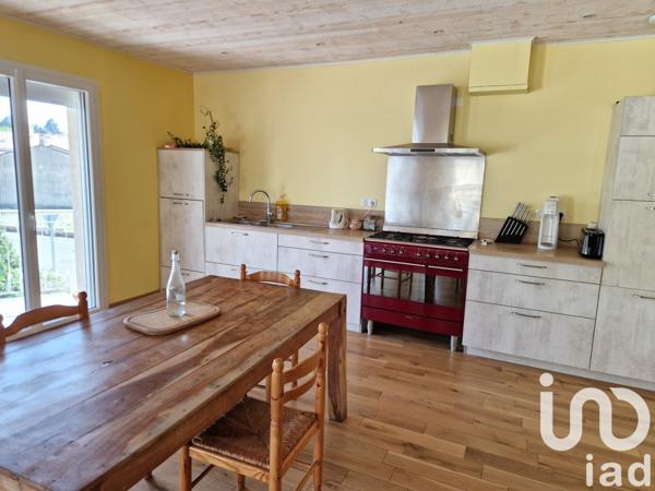 Maison de village 5 pièces de 141 m² à Étoile-sur-Rhône (26800)