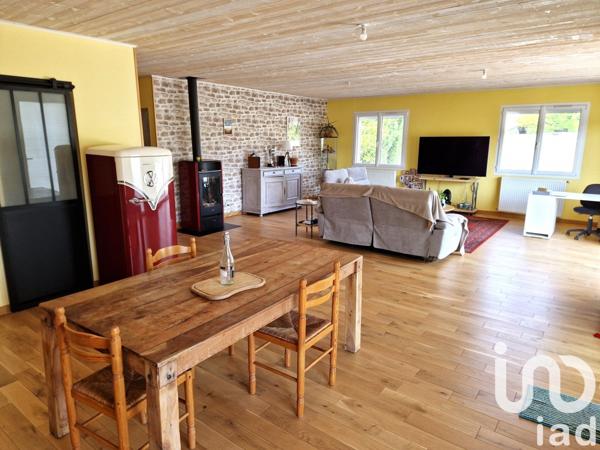 Maison de village 5 pièces de 141 m² à Étoile-sur-Rhône (26800)