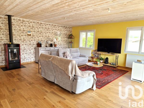 Maison de village 5 pièces de 141 m² à Étoile-sur-Rhône (26800)