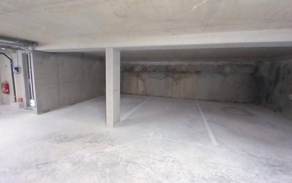 Stationnement à vendre    13,50 m2 La Crau