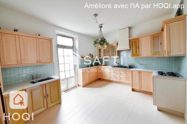 Opportunité unique, immeuble et local commercial au coeur d'un bourg du Périgord noir, à la lisère du triangle d'or de la Dordogne,