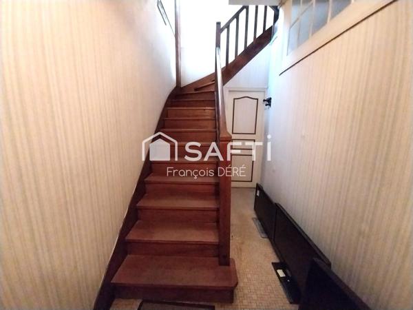 Opportunité unique, immeuble et local commercial au coeur d'un bourg du Périgord noir, à la lisère du triangle d'or de la Dordogne,