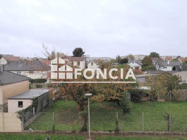 Location Studio 27.7 m² - 13 BIS RUE DE LA CHAPELLE Evreux 27000