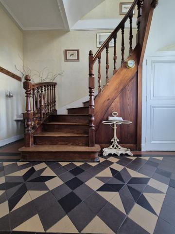 Maison 9 pièce(s) 5 chambre(s) 269 m²