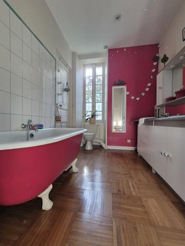 Maison 9 pièce(s) 5 chambre(s) 269 m²