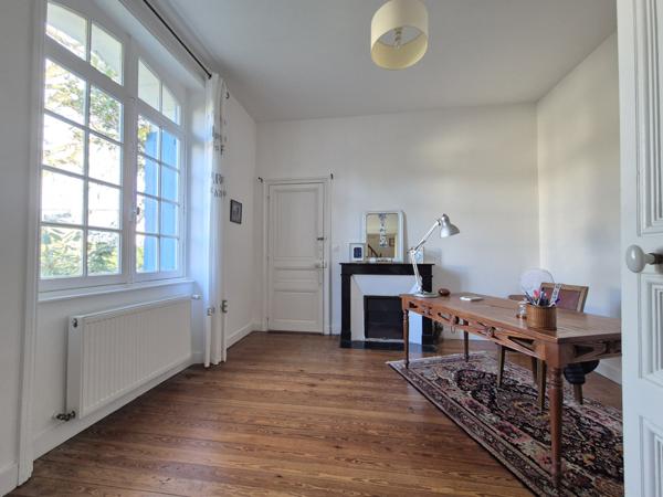 Maison 9 pièce(s) 5 chambre(s) 269 m²