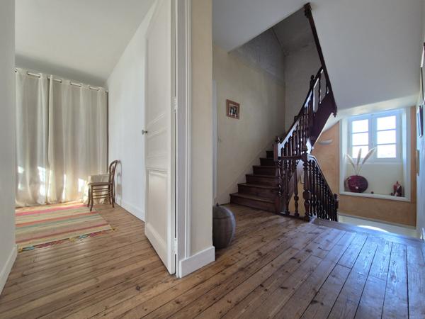 Maison 9 pièce(s) 5 chambre(s) 269 m²