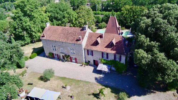 MANOIR