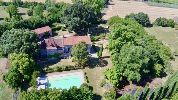 MANOIR