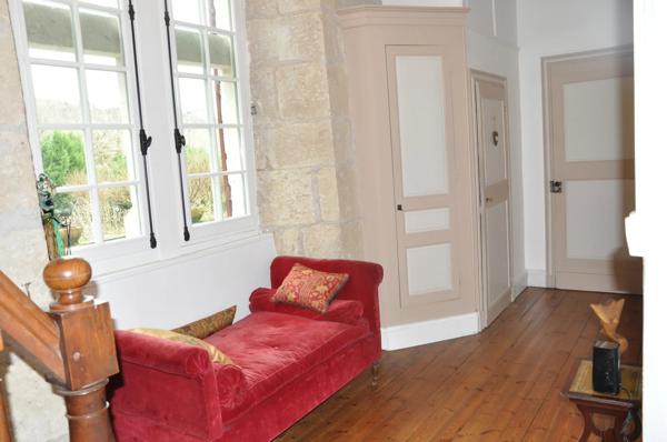MANOIR