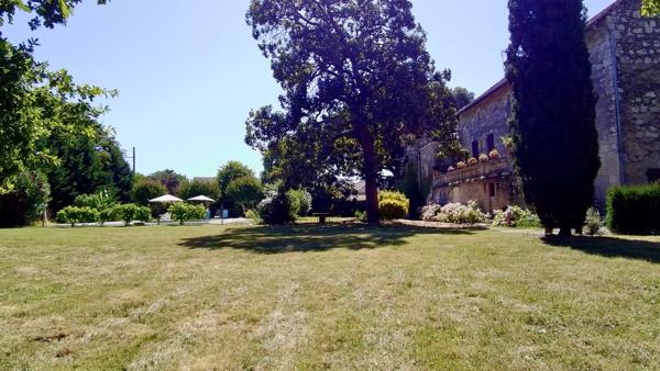 MANOIR