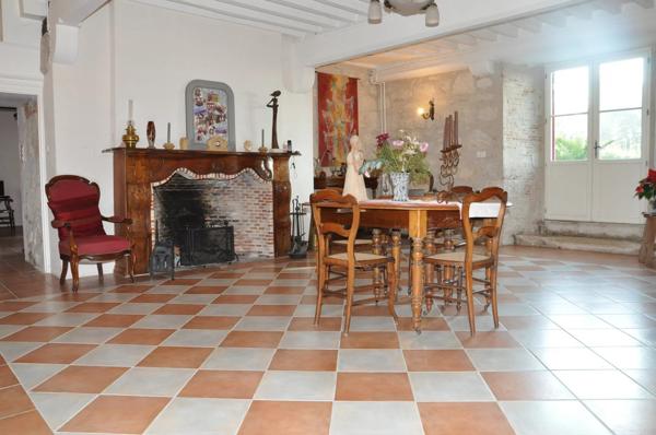 MANOIR