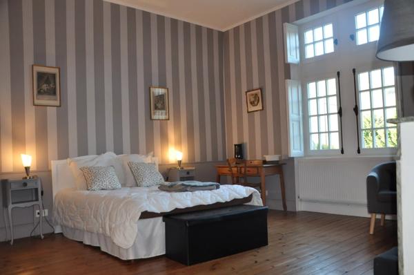 MANOIR