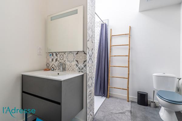 TALENCE - Belle échoppe de plus de 133 m² avec beau jardin et cave