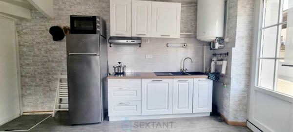 CHARMANTE MAISON DE VILLAGE A 10 MINUTES DU PARC ANIMALIER D'AUVERGNE