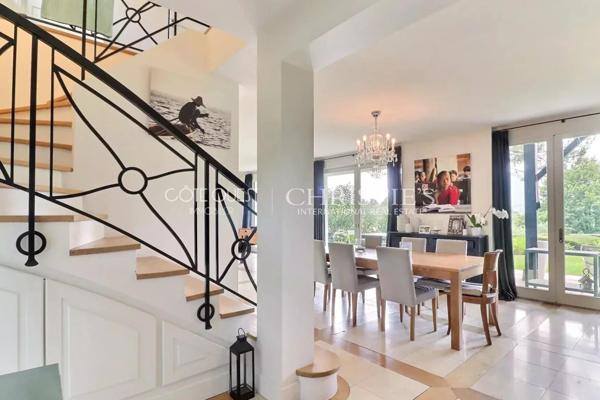 À VENDRE URRUGNE – PROPRIÉTÉ VUE PANORAMIQUE AVEC PISCINE