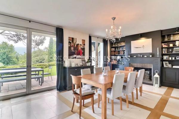 À VENDRE URRUGNE – PROPRIÉTÉ VUE PANORAMIQUE AVEC PISCINE