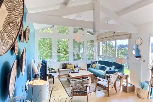 À VENDRE URRUGNE – PROPRIÉTÉ VUE PANORAMIQUE AVEC PISCINE