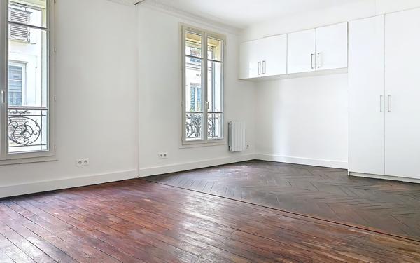 Appartement à vendre    2 pièces • 48,53 m2 Paris 18