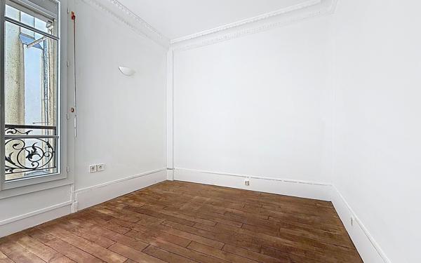 Appartement à vendre    2 pièces • 48,53 m2 Paris 18