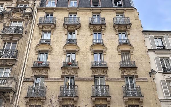Appartement à vendre    2 pièces • 48,53 m2 Paris 18
