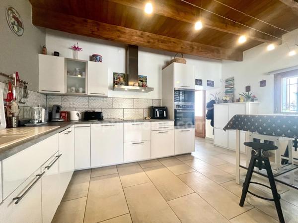 AIGUES-MORTES MAISON 4 PIÈCES 117 M2