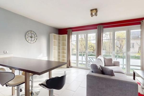 Appartement lumineux avec balcon et garage