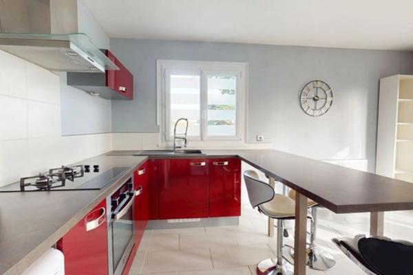 Appartement lumineux avec balcon et garage