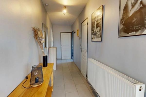 Appartement lumineux avec balcon et garage