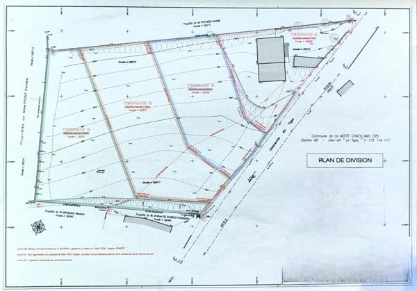 Terrain constructible de 880 m²