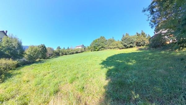 Terrain constructible de 880 m²