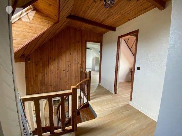 Maison à Vendre à Pléhédel (22290) en Côtes-d'Armor (22)

Cette maison, d'une superficie habi...