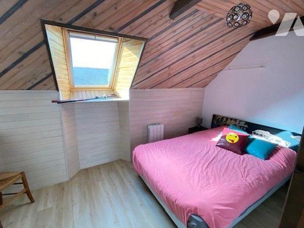 Maison à Vendre à Pléhédel (22290) en Côtes-d'Armor (22)

Cette maison, d'une superficie habi...