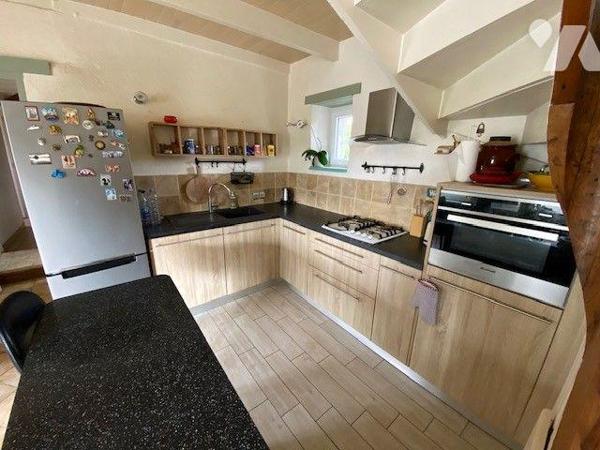 Maison à Vendre à Pléhédel (22290) en Côtes-d'Armor (22)

Cette maison, d'une superficie habi...