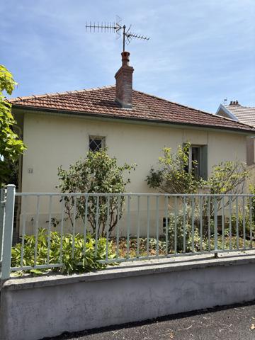 Maison
         3 pièces
        - 66 m² Exclusivité 235 000 € *