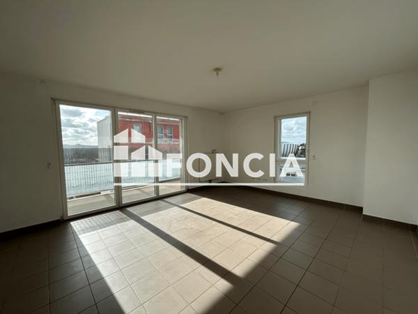 Location Appartement 4 pièces 104.5 m² - 47 RUE PIERRE TAITTINGER Reims 51100
