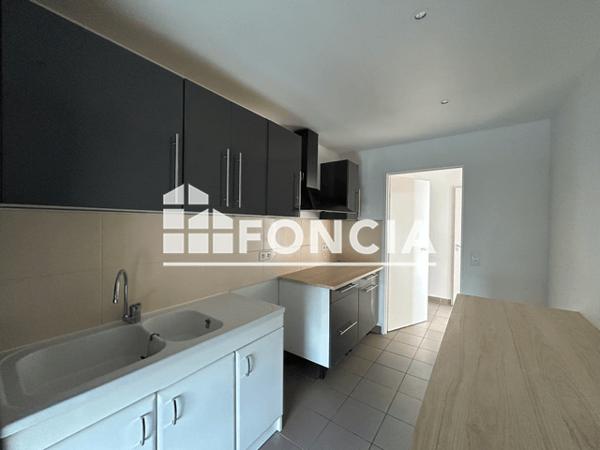 Location Appartement 4 pièces 104.5 m² - 47 RUE PIERRE TAITTINGER Reims 51100