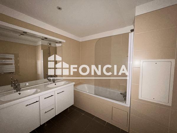 Location Appartement 4 pièces 104.5 m² - 47 RUE PIERRE TAITTINGER Reims 51100
