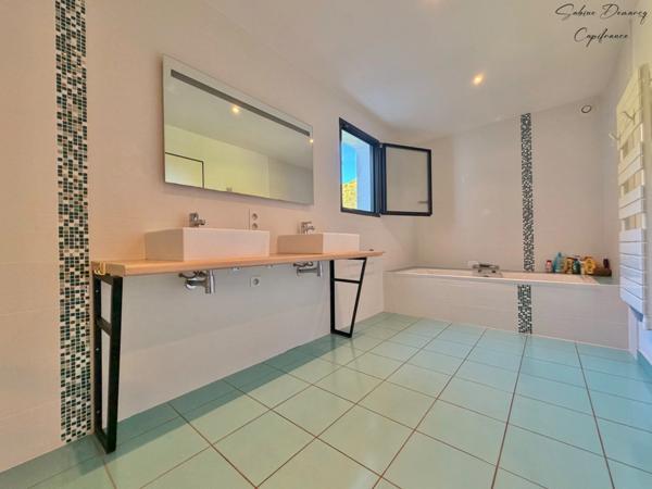 En EXCLUSIVITÉ - Maison Contemporaine avec piscine à ASCAIN