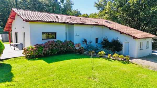 En EXCLUSIVITÉ - Maison Contemporaine avec piscine à ASCAIN