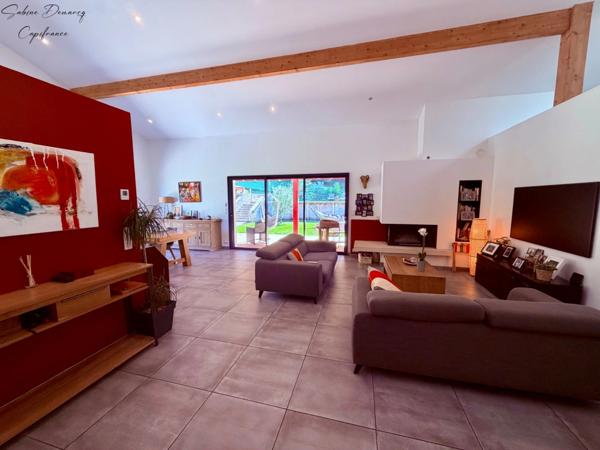 En EXCLUSIVITÉ - Maison Contemporaine avec piscine à ASCAIN