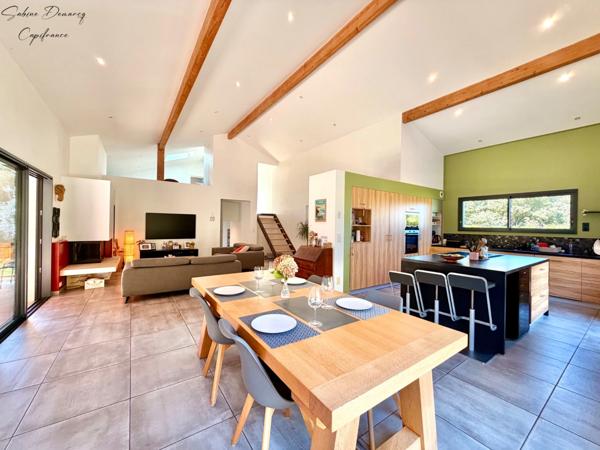 En EXCLUSIVITÉ - Maison Contemporaine avec piscine à ASCAIN