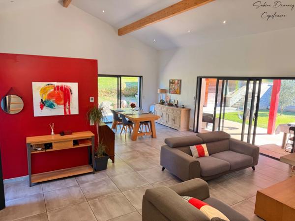 En EXCLUSIVITÉ - Maison Contemporaine avec piscine à ASCAIN