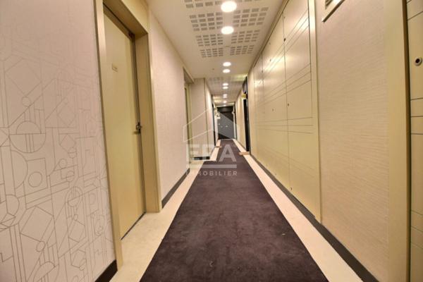 Grand 3P avec extérieur et parking dans les docks