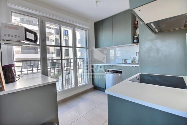 Grand 3P avec extérieur et parking dans les docks