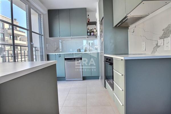 Grand 3P avec extérieur et parking dans les docks