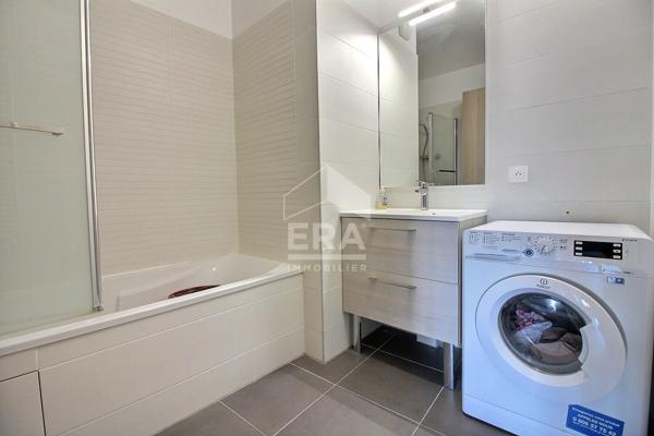 Grand 3P avec extérieur et parking dans les docks