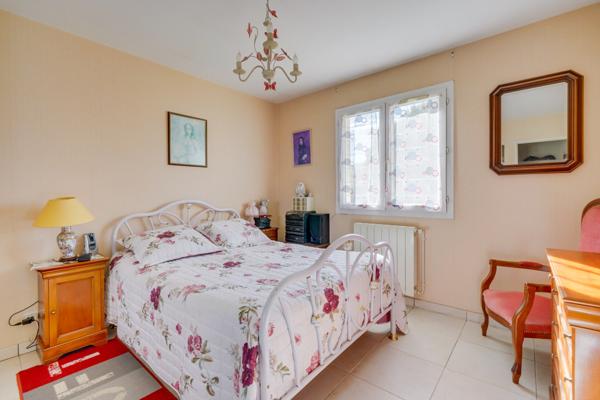 Libourne (33500) Maison 4 pièces de 102m2 habitables avec garage attenant sur parcelle de 1103m2