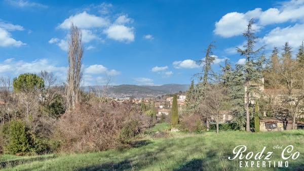 Apt (84400) Terrain d’Exception à Apt – 5 200 m² avec Vue Panoramique sur le Mont Ventoux | Investissement Rare au Cœur du