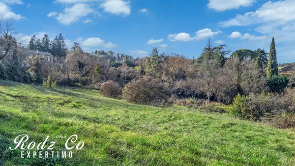 Apt (84400) Terrain d’Exception à Apt – 5 200 m² avec Vue Panoramique sur le Mont Ventoux | Investissement Rare au Cœur du